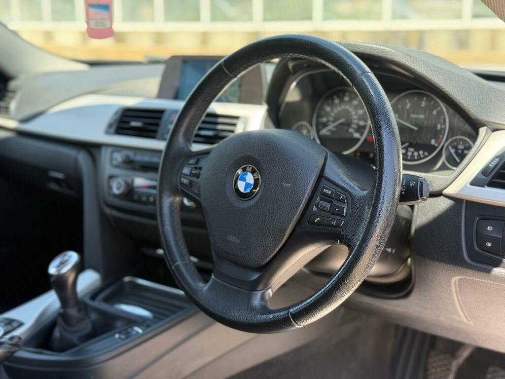BMW 3 Series Estate 3.0 White #28