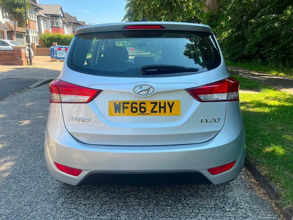 Hyundai Ix20 1.6 Se Silver #7