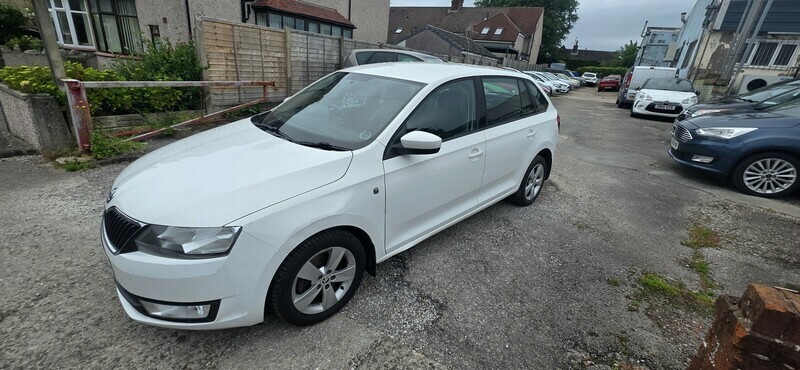 Skoda Rapid Spaceback Se Tdi Cr Dsg White