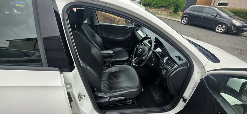 Skoda Rapid Spaceback Spaceback 1.6 Tdi Se Silver #11