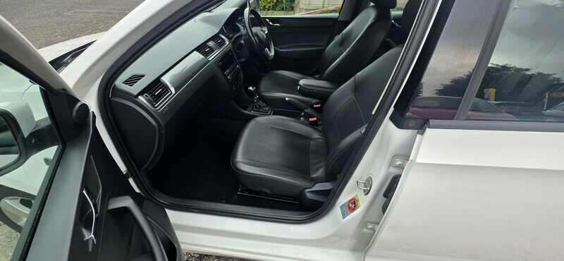 Skoda Rapid Spaceback Spaceback 1.6 Tdi Se Silver #12