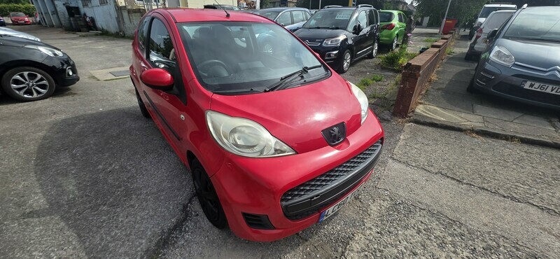 Peugeot 107 Urban 20 A Year Red #5
