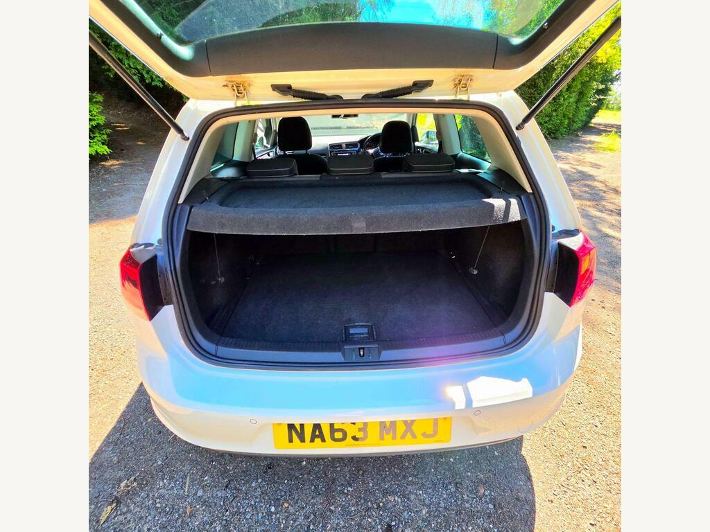 Volkswagen Golf 1.6 Tdi 105 Bluemotion Tech Se White #11