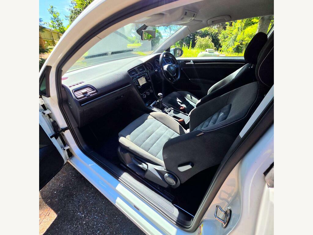 Volkswagen Golf 1.6 Tdi 105 Bluemotion Tech Se White #39