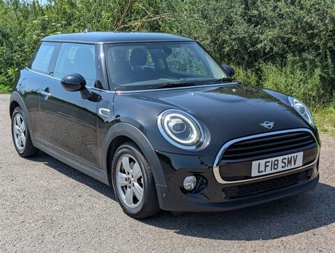 Mini Hatch 1.5 Cooper Steptronic Black