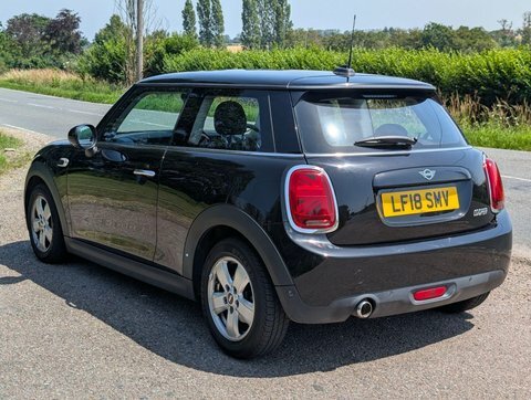 Mini Hatch 1.5 Cooper Steptronic Black #4