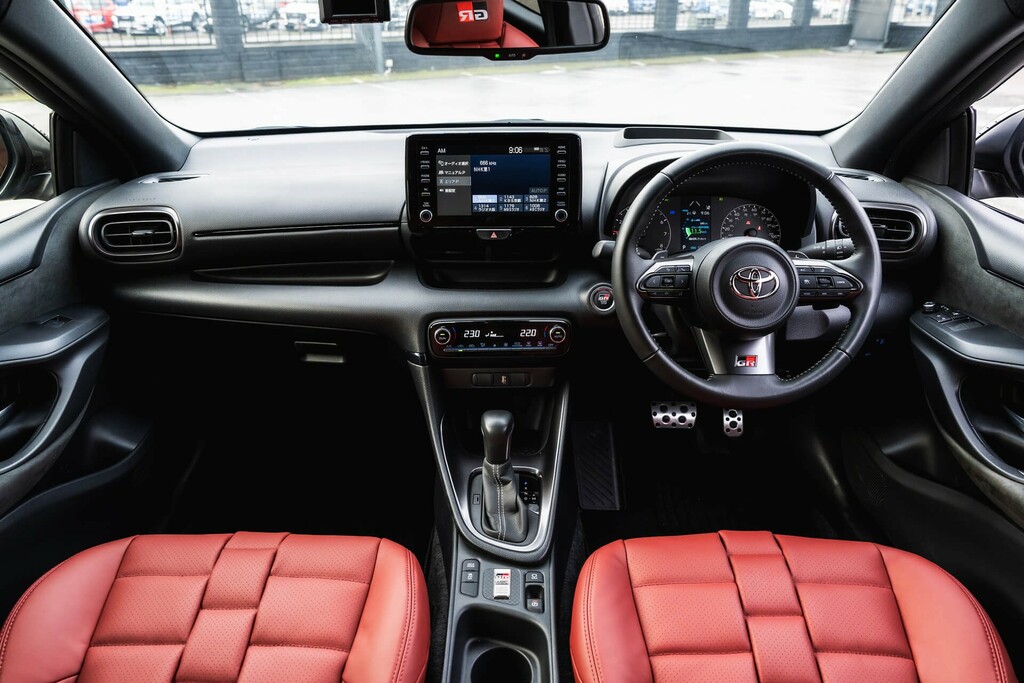 Toyota Yaris Petrol  Black #6