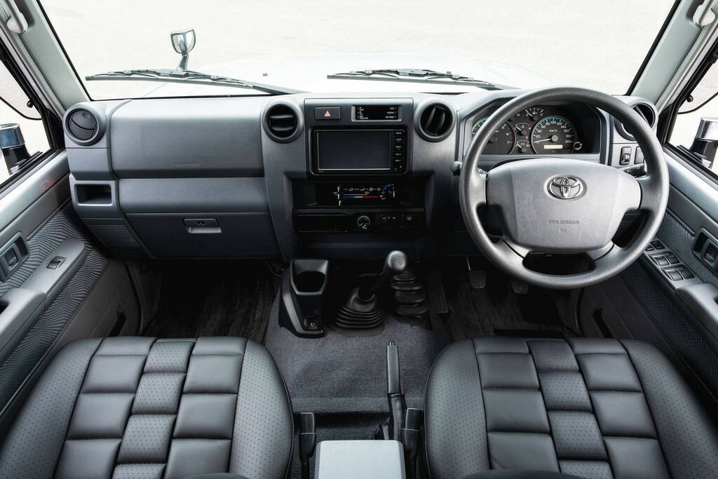 Toyota Land Cruiser 2.5 Td II Suv 85 Bhp Silver #6