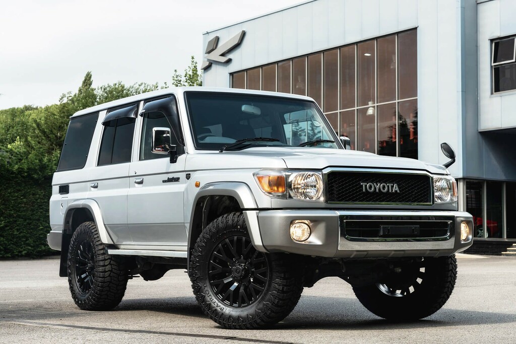Toyota Land Cruiser 2.5 Td II Suv 85 Bhp Silver
