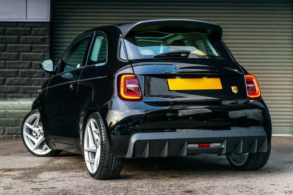 Fiat 500E 42Kwh Red Hatchback 118 Ps Black #4