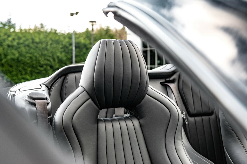 Aston Martin DB9 Convertible Black #3