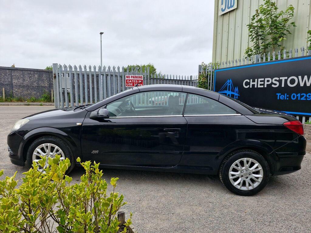 Vauxhall Astra 1.6I Sport Twin Top Black #4
