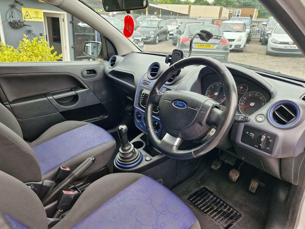Ford Fiesta 1.25 Style Climate Black #9