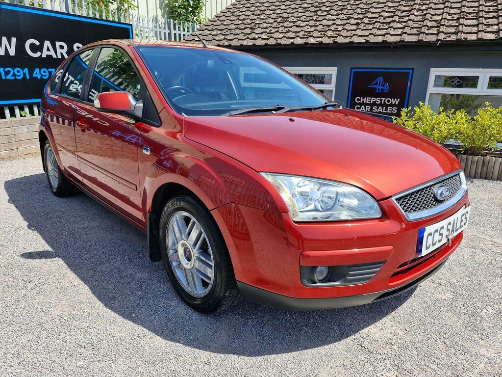 Ford Focus 1.6 Ghia Red