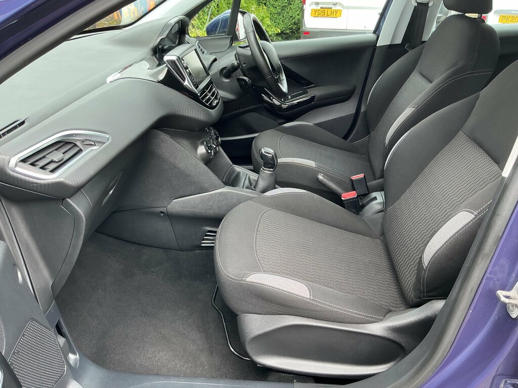 Peugeot 208 Hatchback Black #8