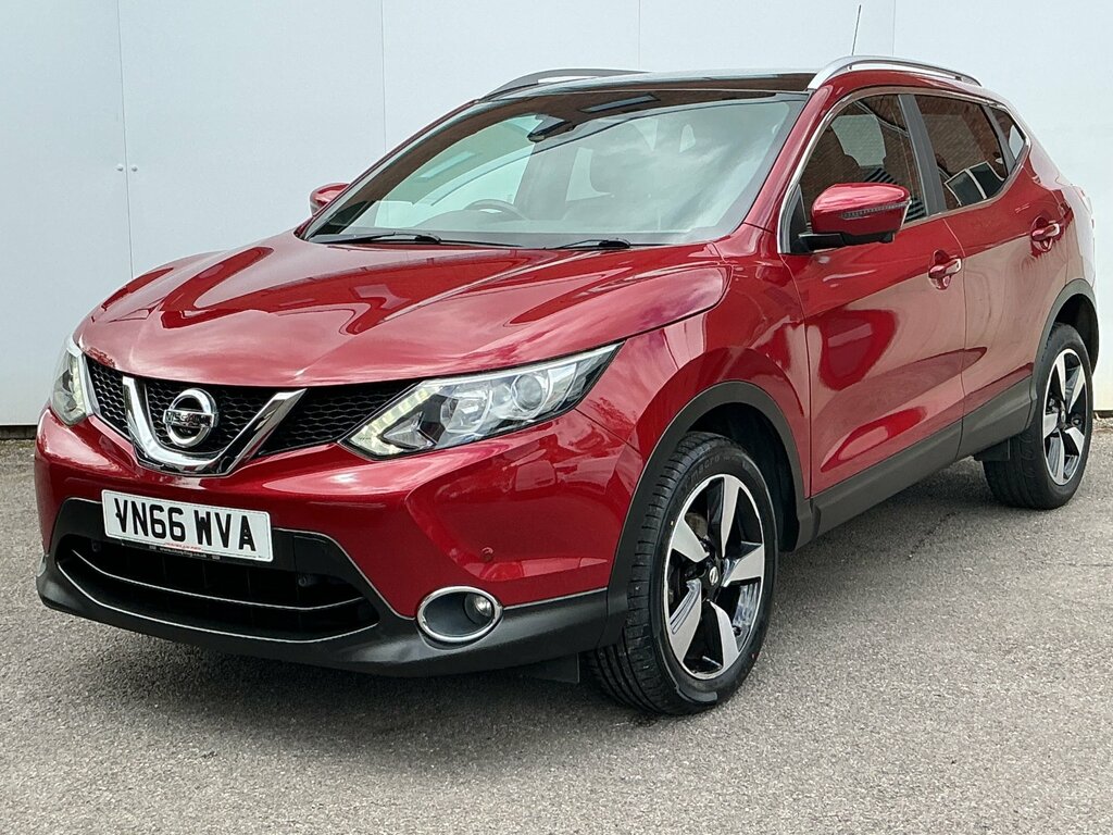 Nissan Qashqai 1.5 Dci N-vision Suv 2Wd Euro 6 Red