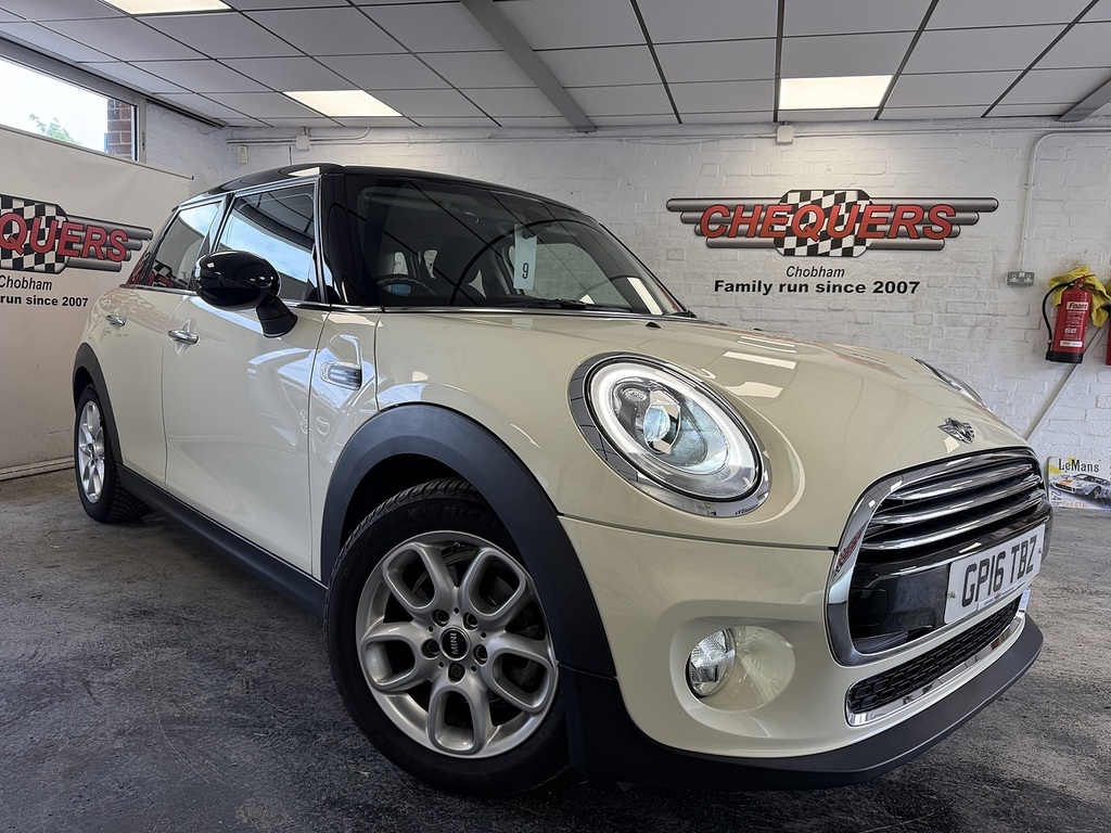 Mini Hatch Cooper White