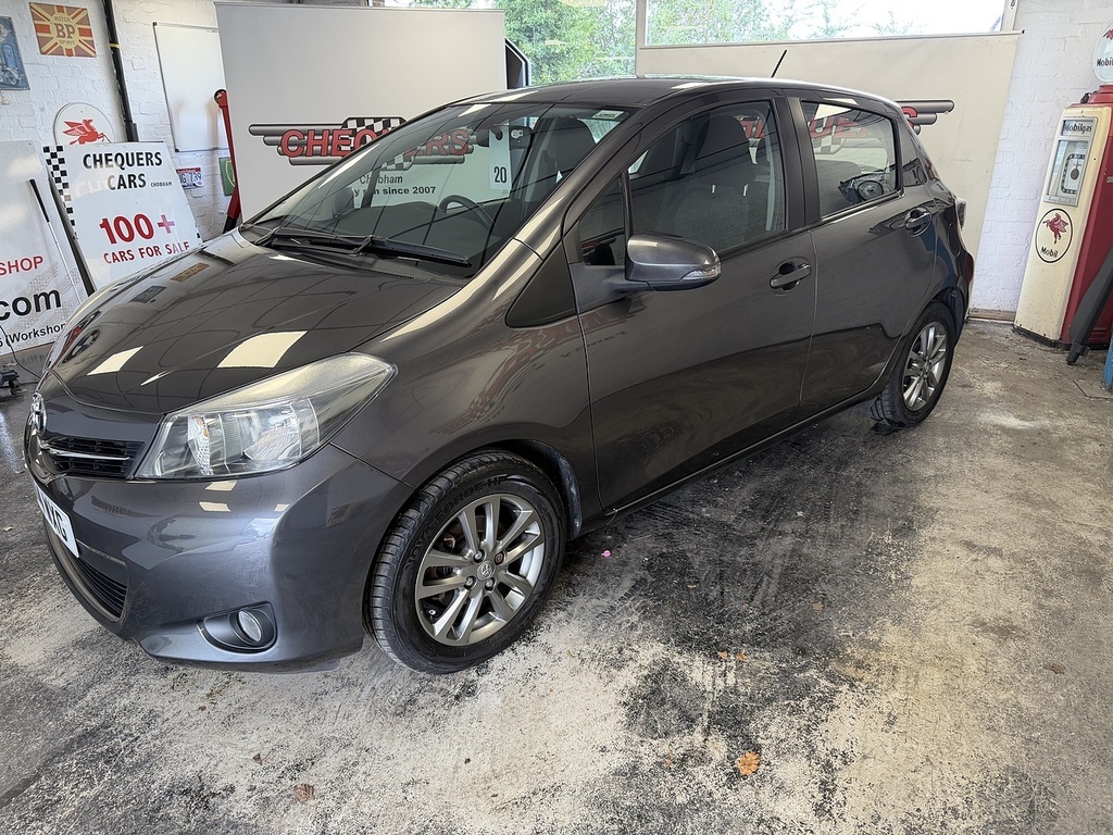 Toyota Yaris Dual Vvt-i Icon Plus Grey #4