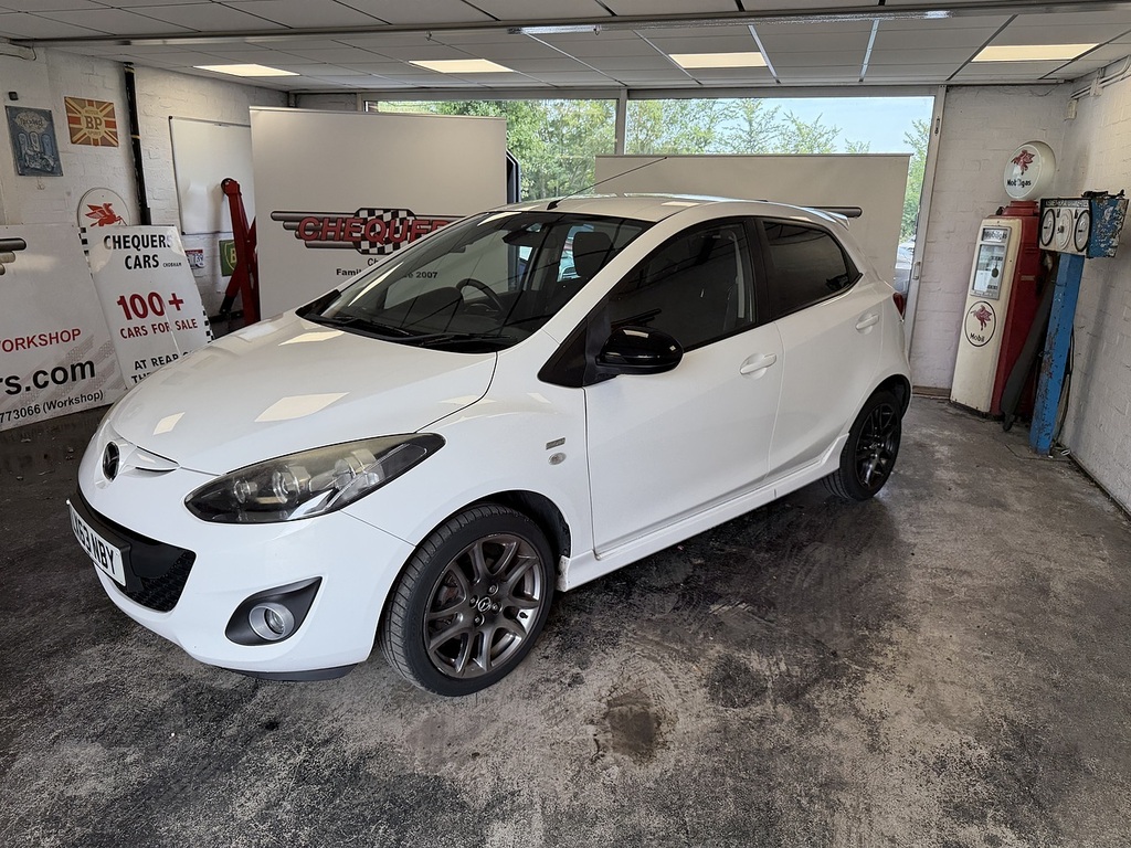 Mazda 2 Venture White #4