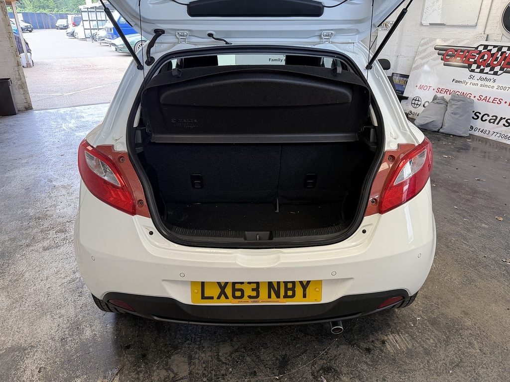 Mazda 2 Venture White #6