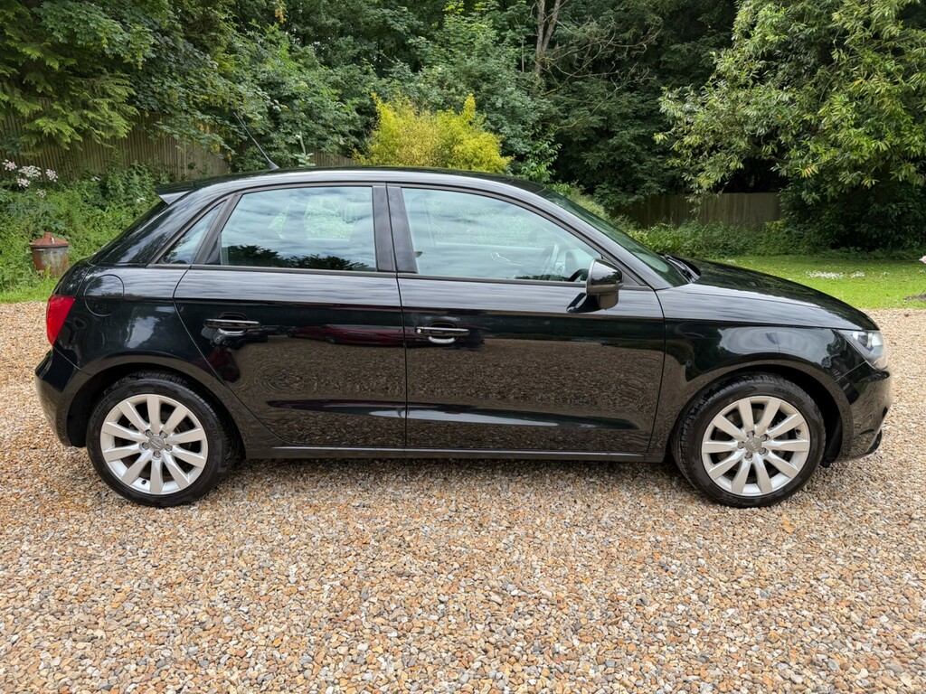 Audi A1 1.4 Tfsi Sport S-tronic Red #4