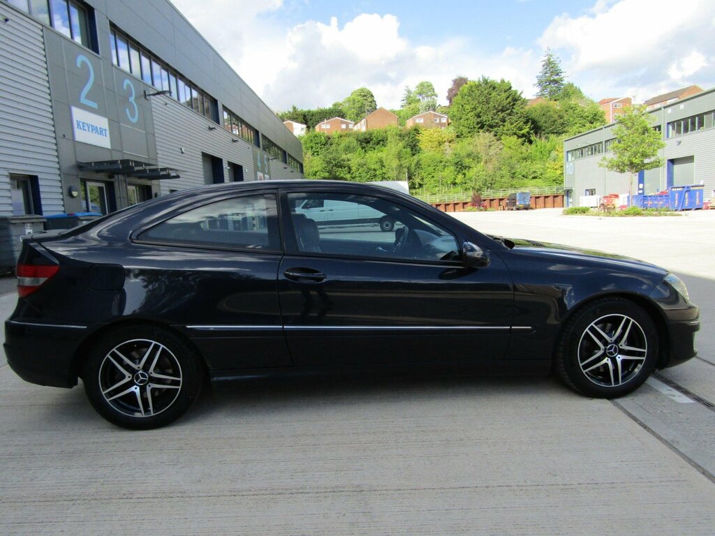 Mercedes-Benz C Class Black #20