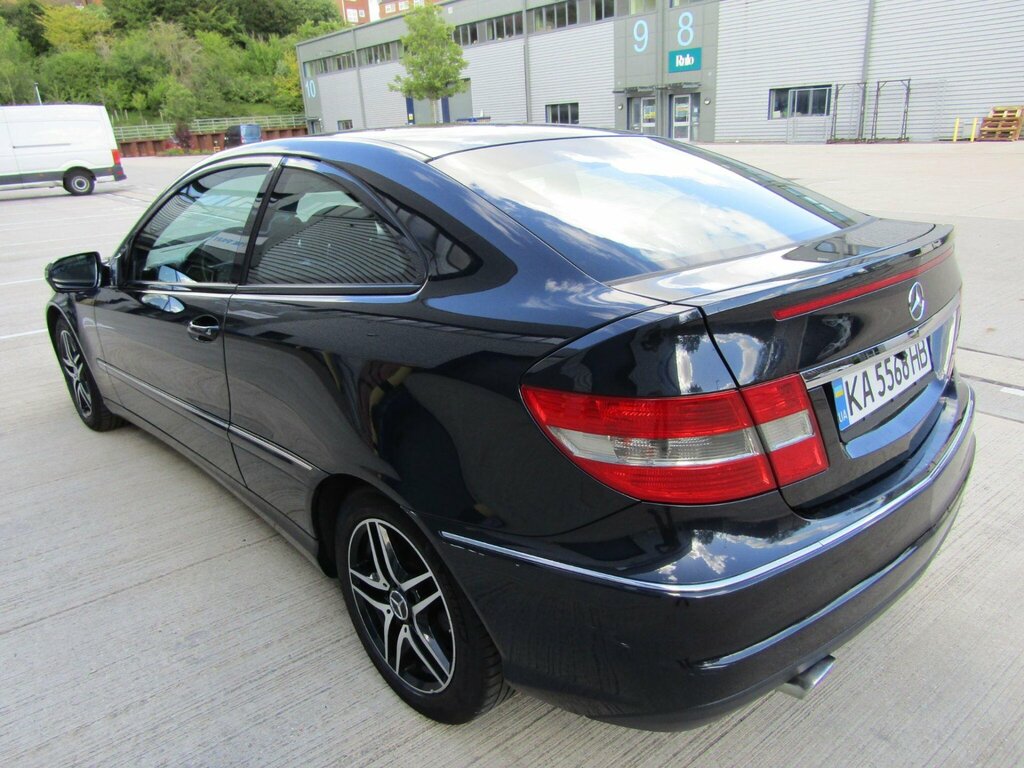 Mercedes-Benz C Class Black #10