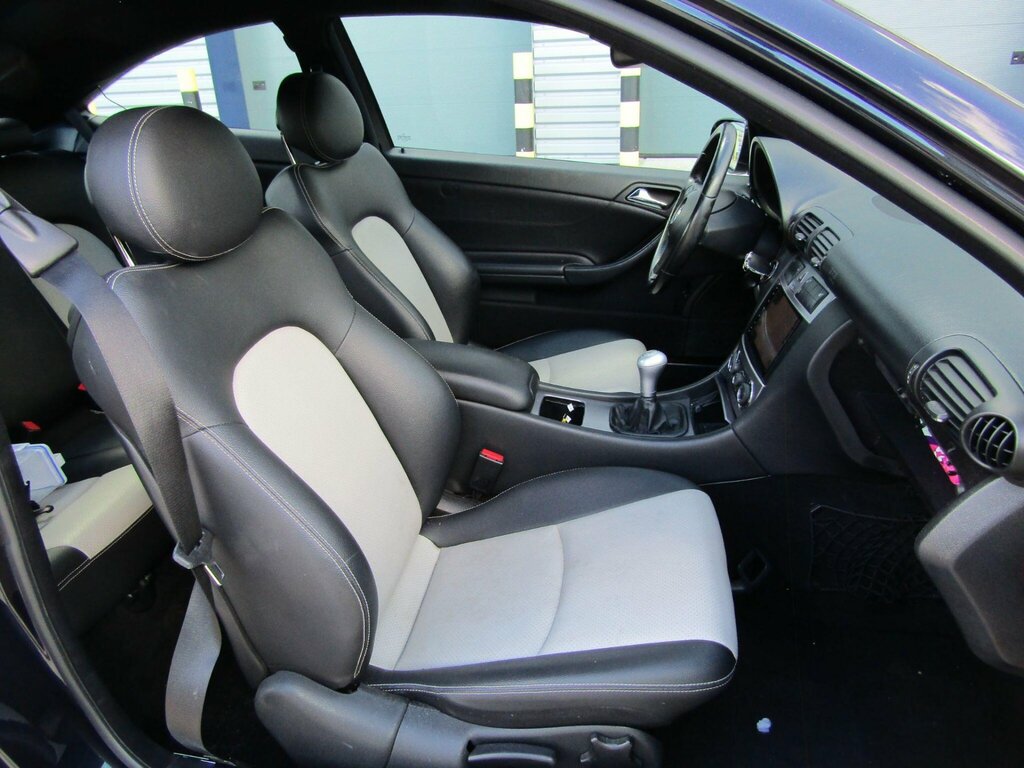 Mercedes-Benz C Class Black #6