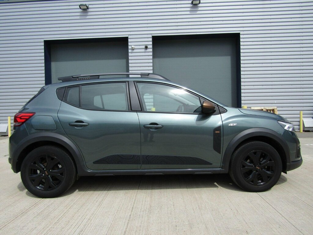 Dacia Sandero Stepway 1.0 Tce Extreme Cvt Euro 6Ss Lhd Green #4