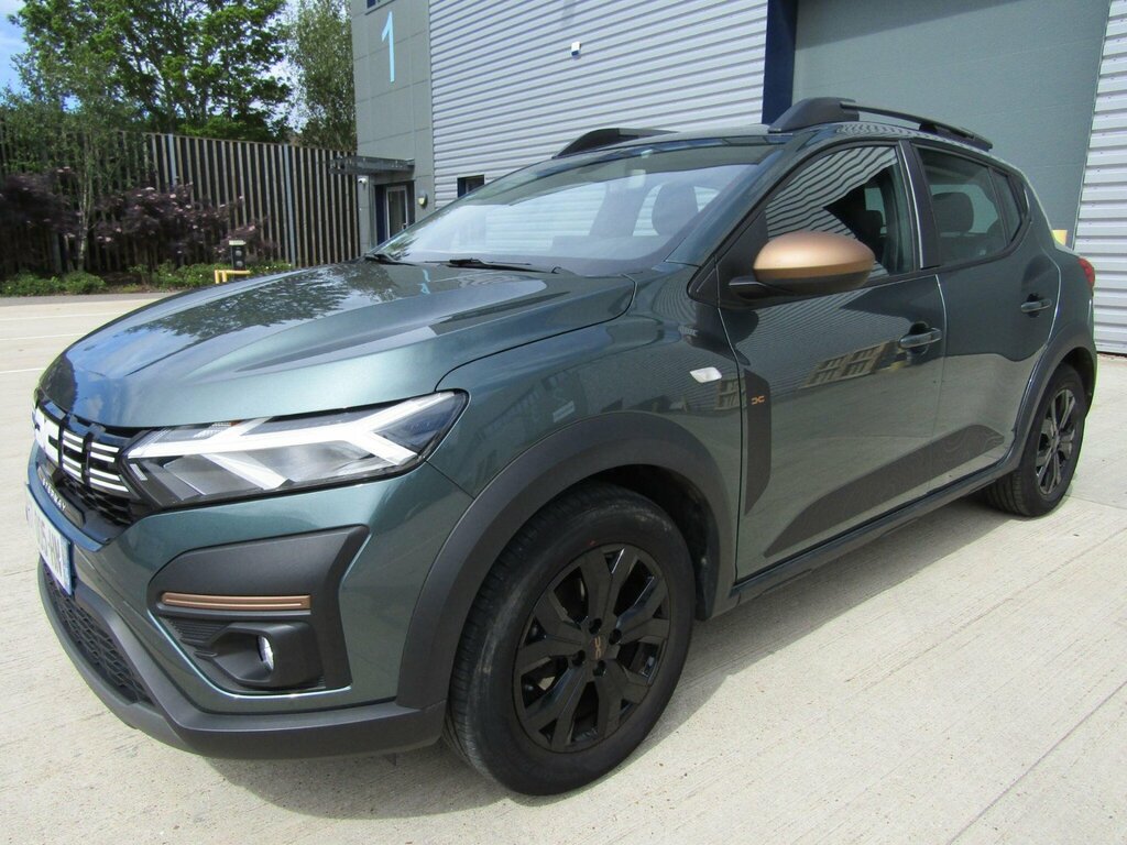 Dacia Sandero Stepway 1.0 Tce Extreme Cvt Euro 6Ss Lhd Green