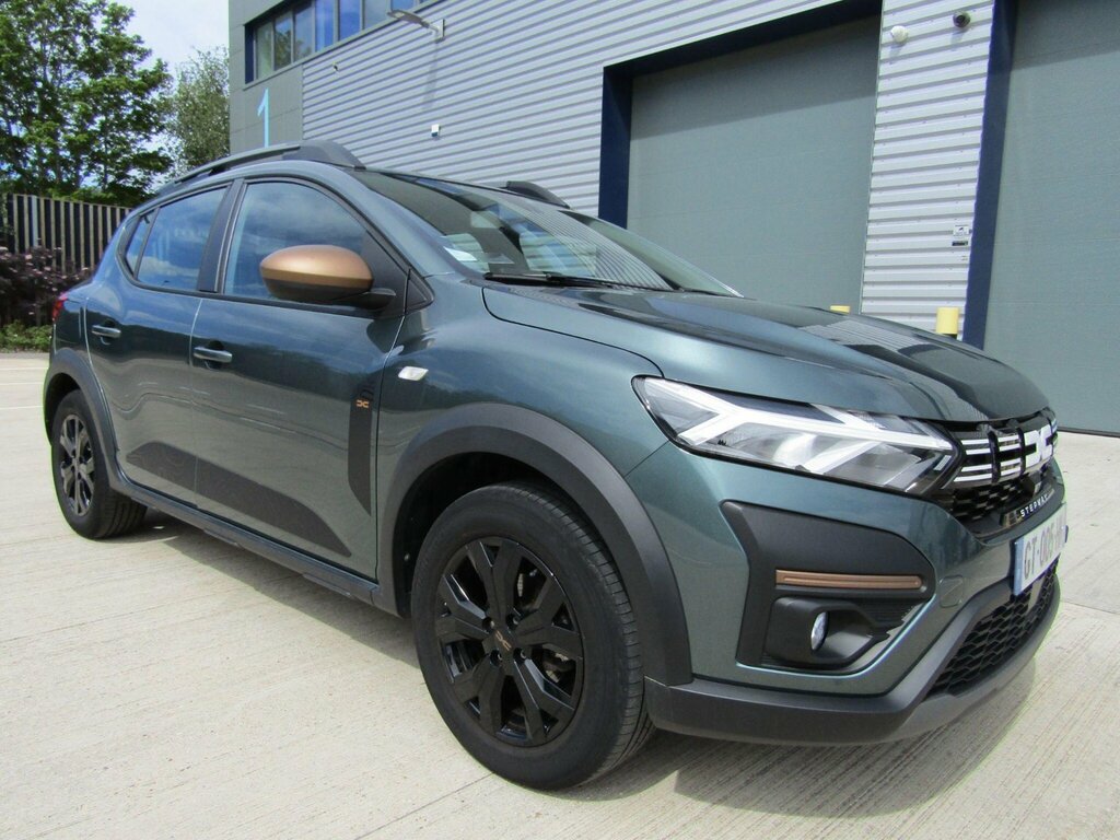 Dacia Sandero Stepway 1.0 Tce Extreme Cvt Euro 6Ss Lhd Green #3