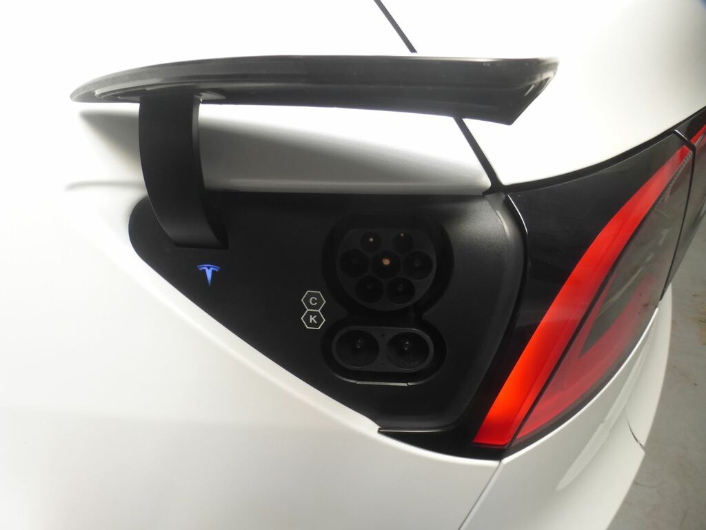 Tesla Model Y Dual Motor Long Range Suv 4Wde GF22CWN White #3