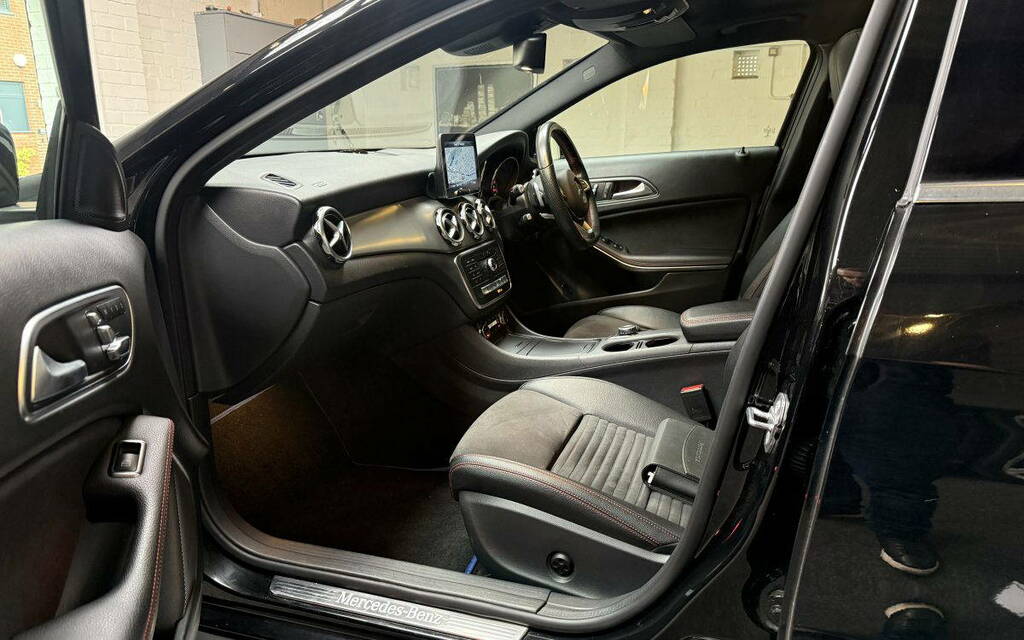 Mercedes-Benz GLA Class 1.6 Gla200 Amg Line Edition Plus 7G-dct Euro 6 Black #5