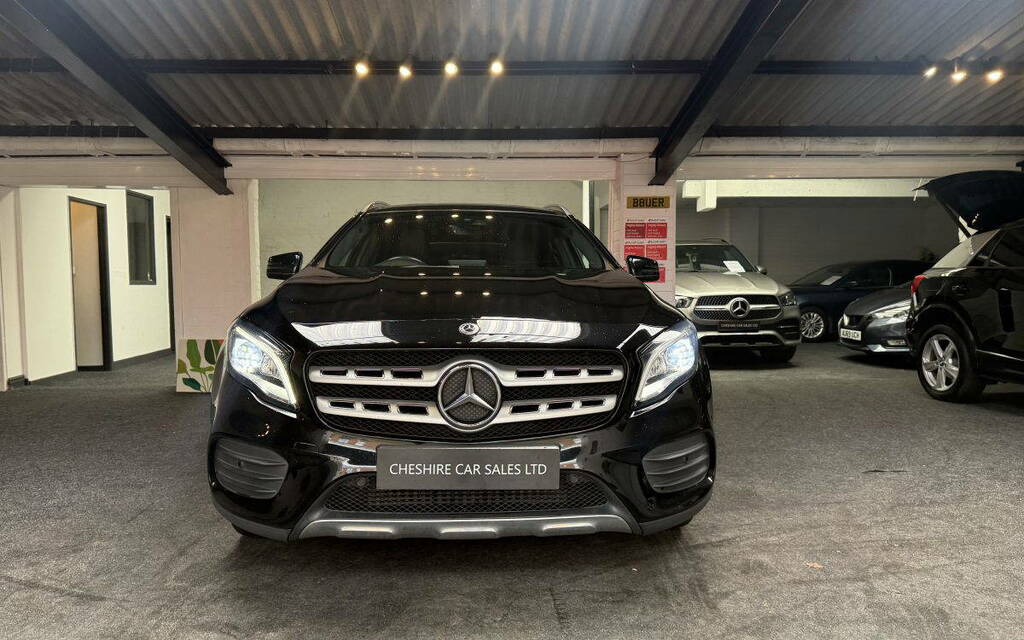 Mercedes-Benz GLA Class 1.6 Gla200 Amg Line Edition Plus 7G-dct Euro 6 Black #3