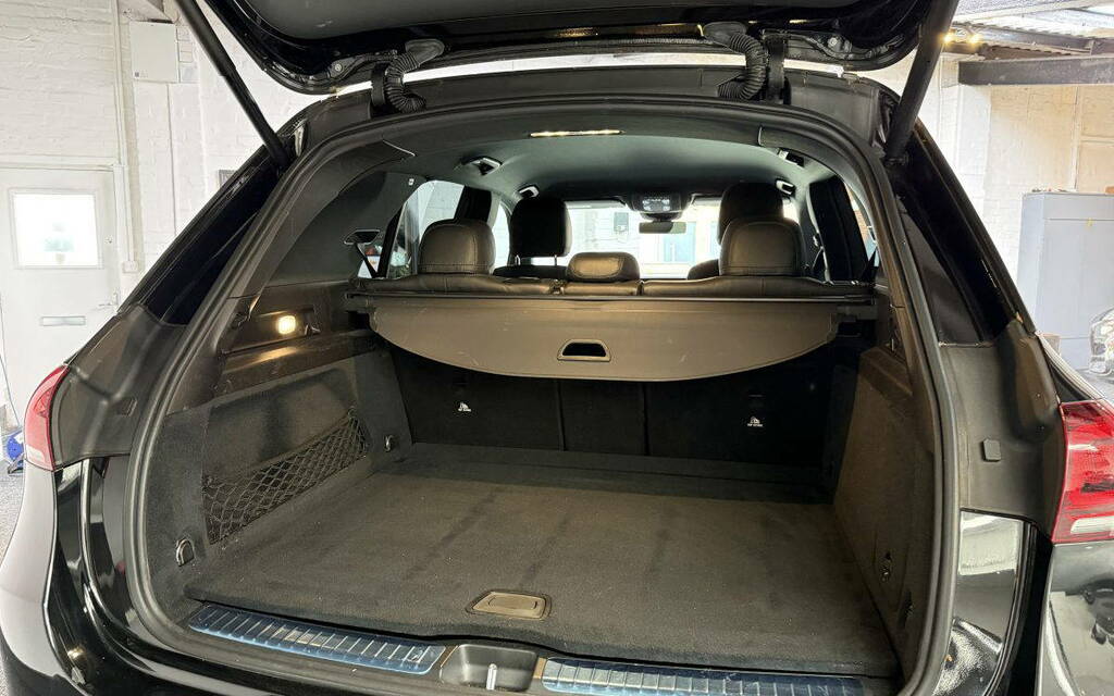 Mercedes-Benz GLE Class Suv White #16
