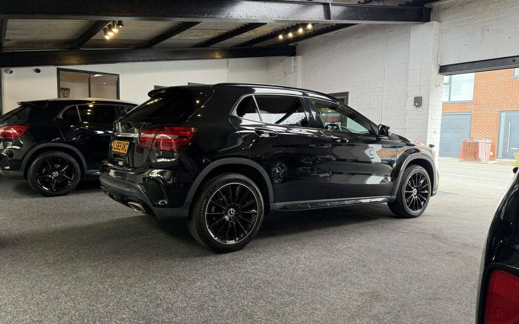 Mercedes-Benz GLA Class 1.6 Gla180 Amg Line Edition 7G-dct Euro 6 S S Black #4