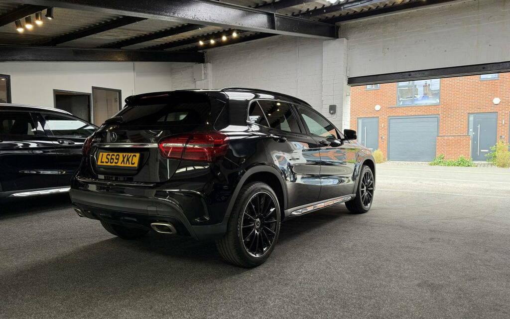 Mercedes-Benz GLA Class 1.6 Gla180 Amg Line Edition 7G-dct Euro 6 S S Black #3