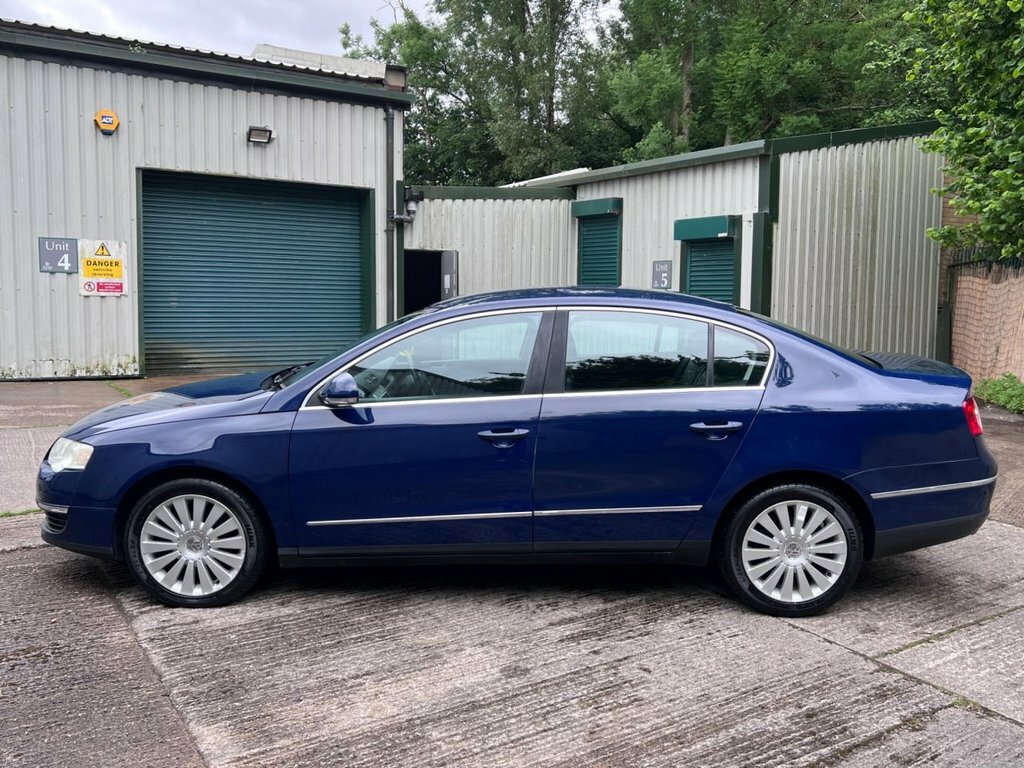 Volkswagen Passat 2L Highline Blue #5