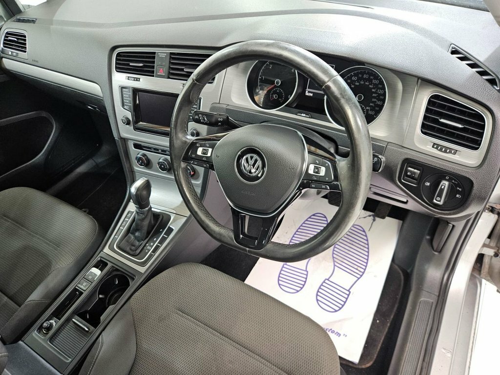 Volkswagen Golf White #18