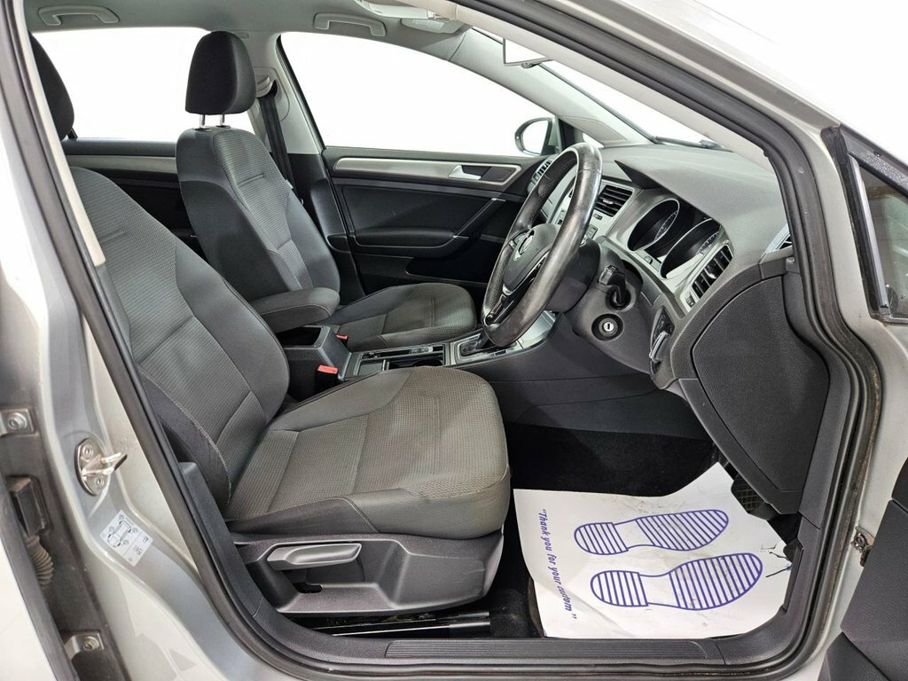 Volkswagen Golf White #19