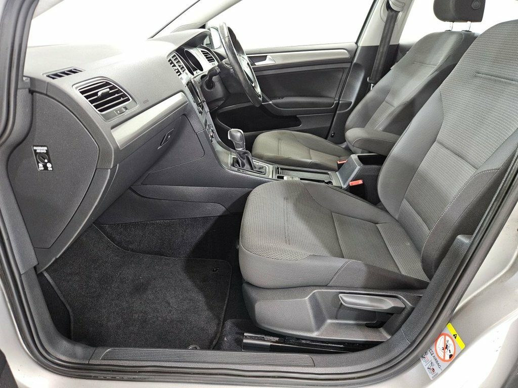 Volkswagen Golf White #20