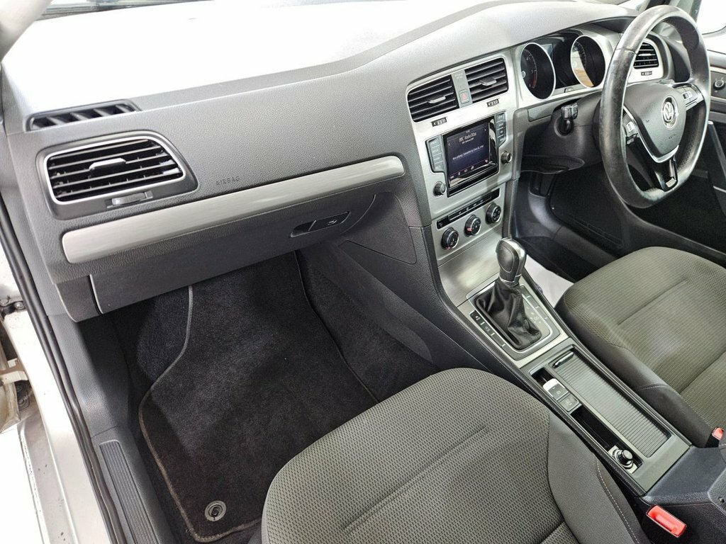Volkswagen Golf White #21
