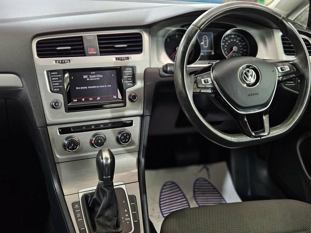 Volkswagen Golf White #17