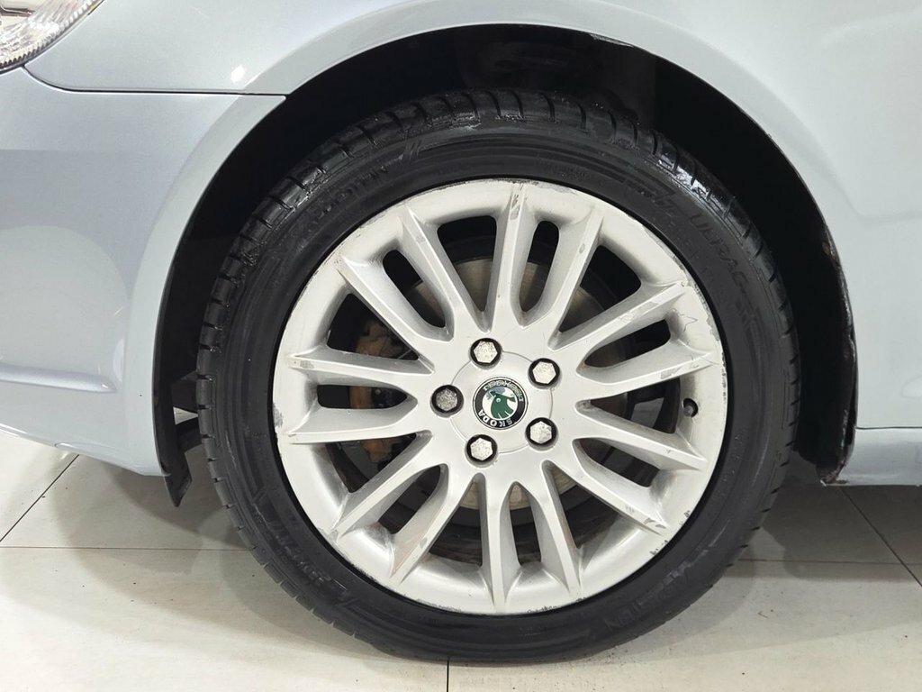 Skoda Octavia 1.6 Tdi Cr S Silver #10