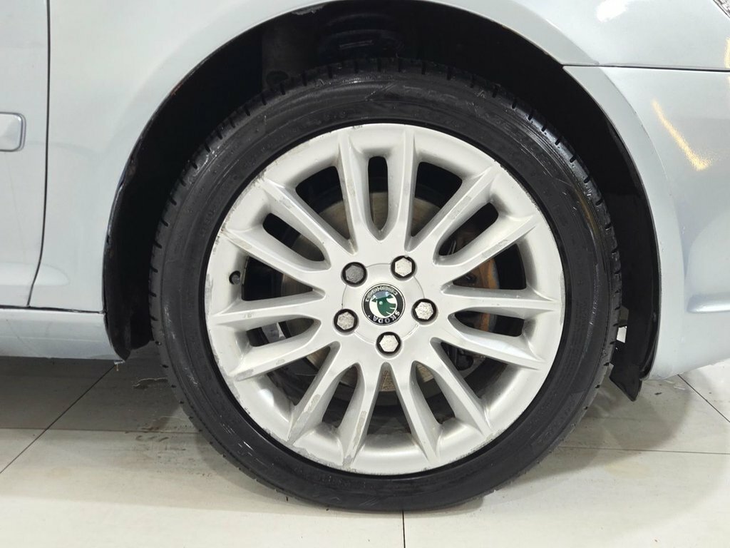 Skoda Octavia 1.6 Tdi Cr S Silver #12