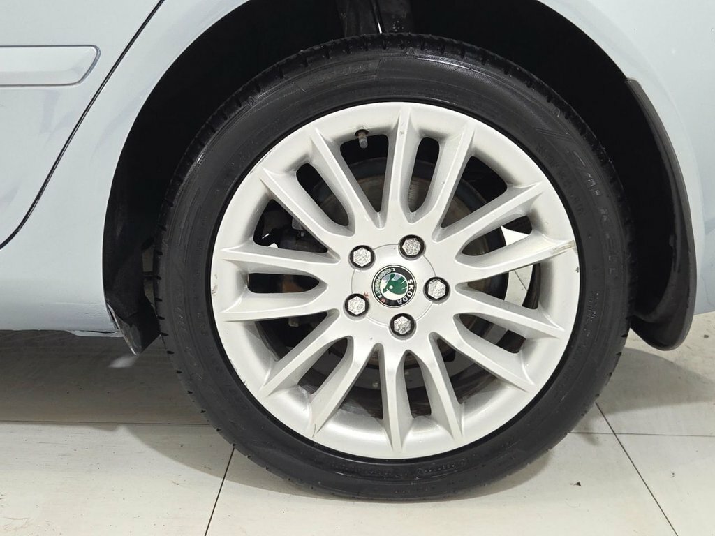 Skoda Octavia 1.6 Tdi Cr S Silver #11