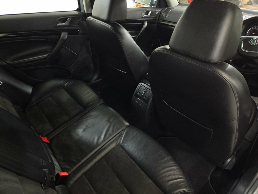 Skoda Octavia 1.6 Tdi Cr S Silver #28
