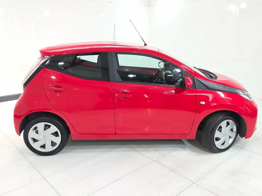 Toyota Aygo 1L X-play WK16ZHX Red #3