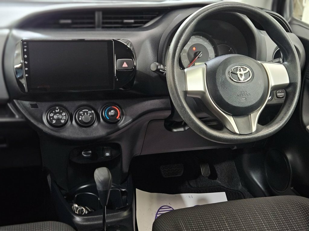 Toyota Vitz Hatchback 201463 Silver #14