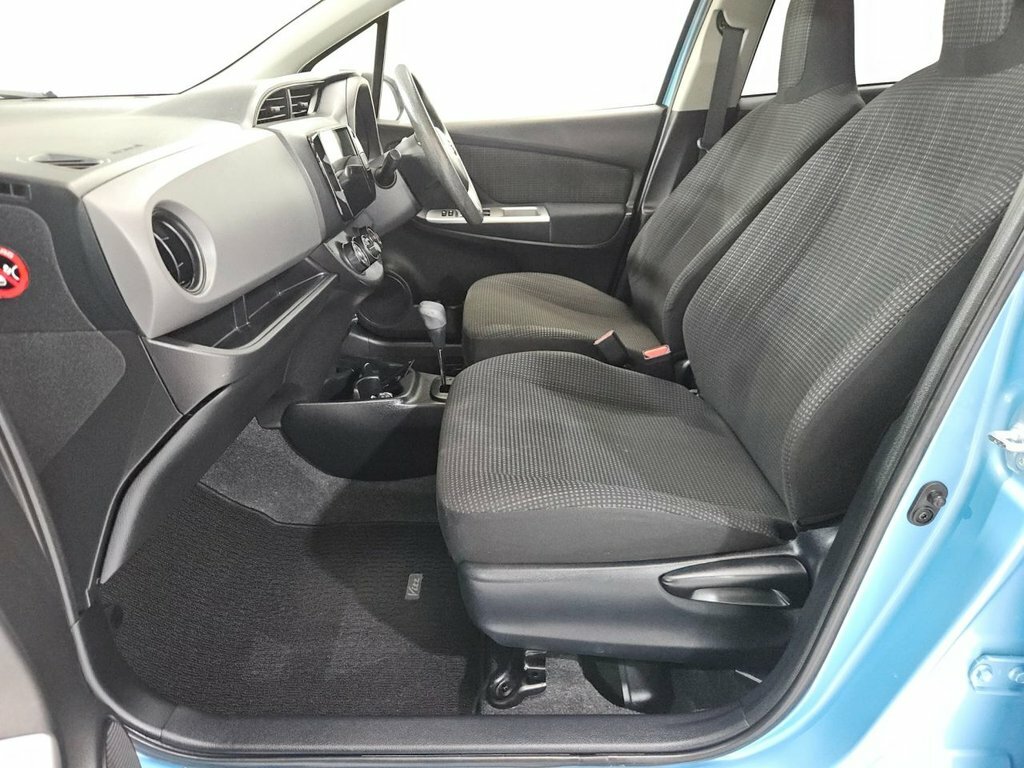 Toyota Vitz Hatchback 201463 Silver #17